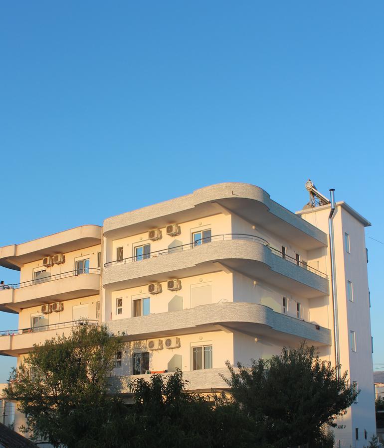 Family Hotel Haruni Ksamil Exterior foto